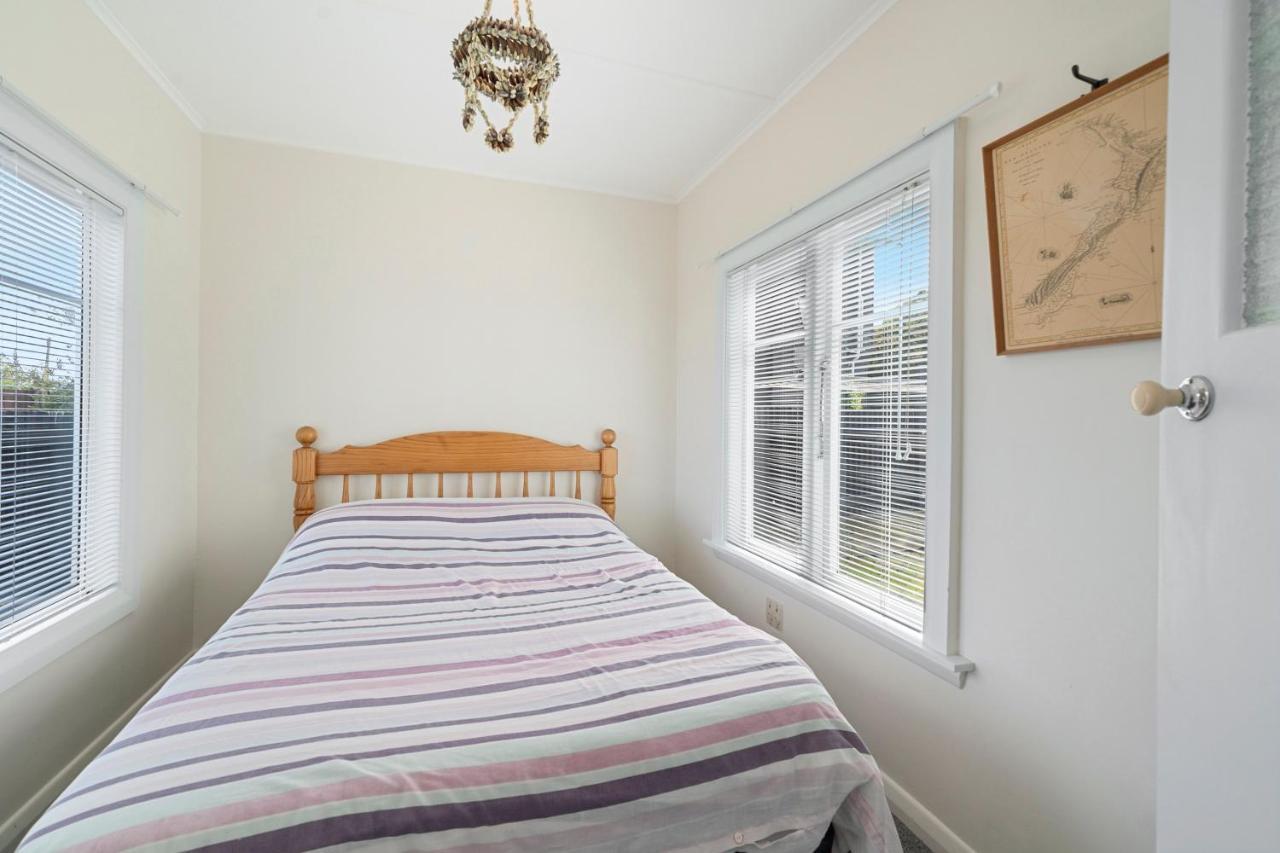 The Green Trout - Paraparaumu Beach Holiday Home Luaran gambar