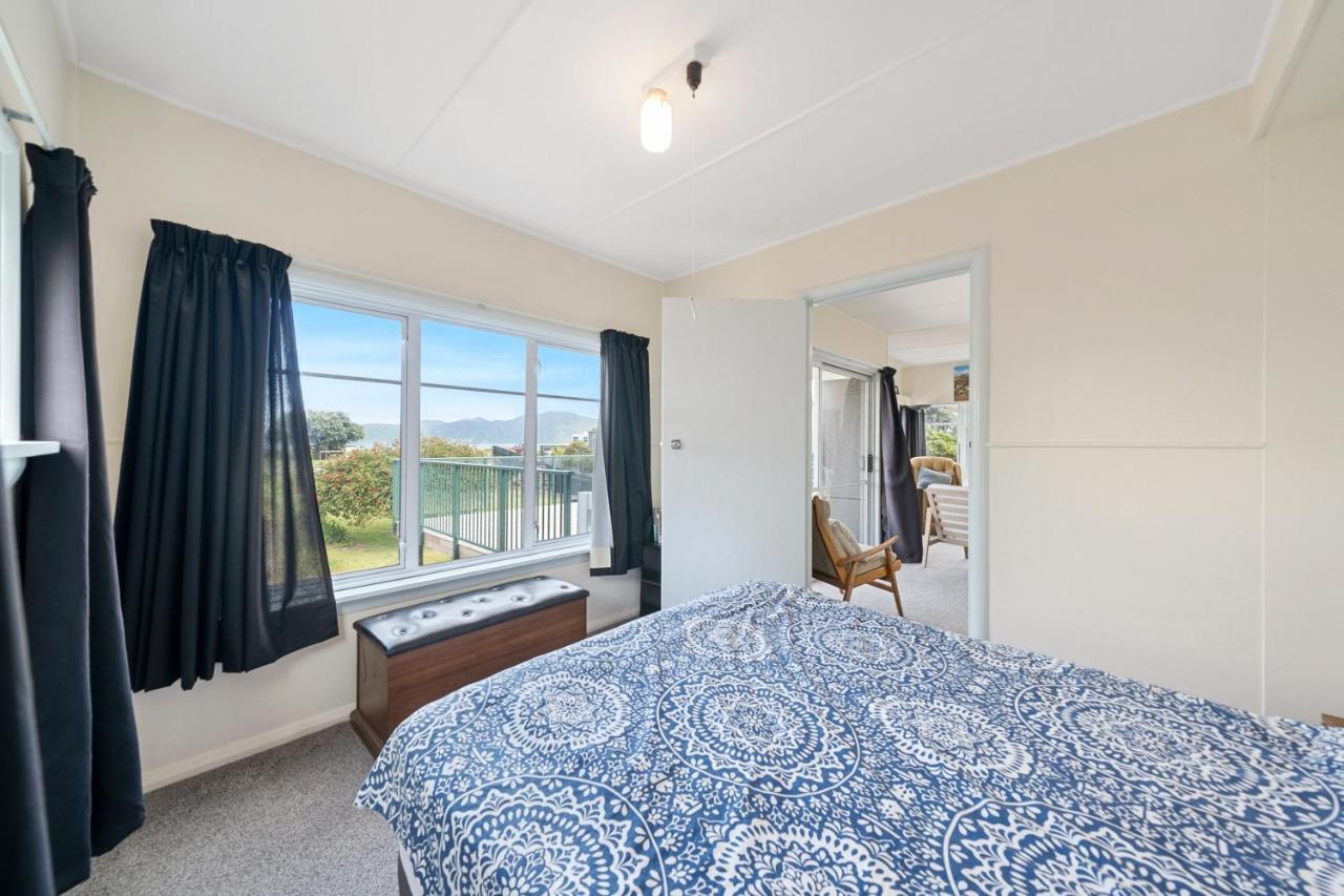 The Green Trout - Paraparaumu Beach Holiday Home Luaran gambar