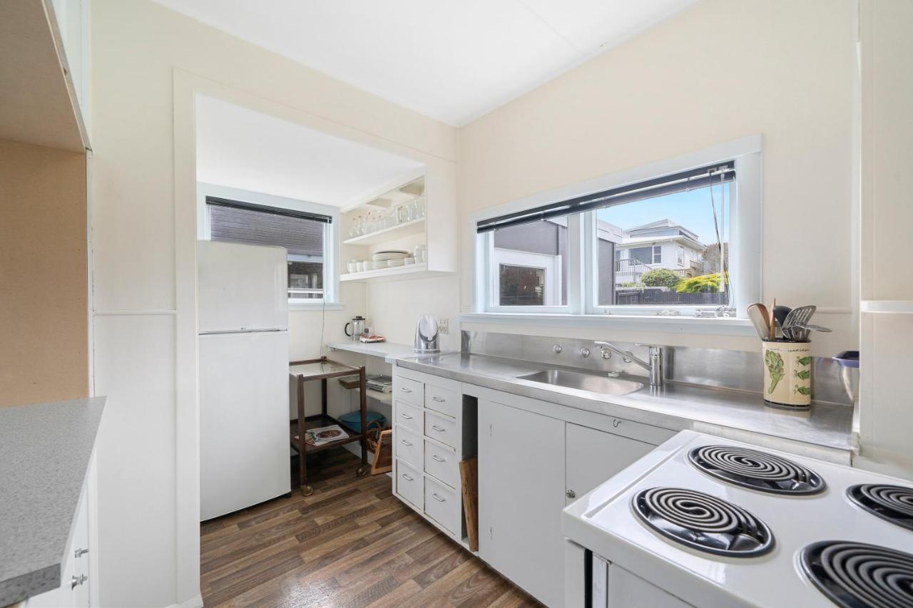 The Green Trout - Paraparaumu Beach Holiday Home Luaran gambar